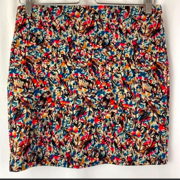 2/$20 BCBGeneration stretch knit mini skirt in multicolor abstract - Picture 4 of 8